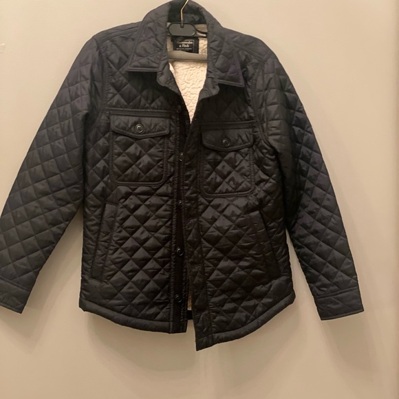 Men’s Abercrombie and Fitch quilted jacket-men’s size extra small - Picture 6 of 6